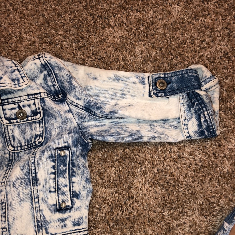 Jean Jacket ! ๐ - Picture 3 of 3
